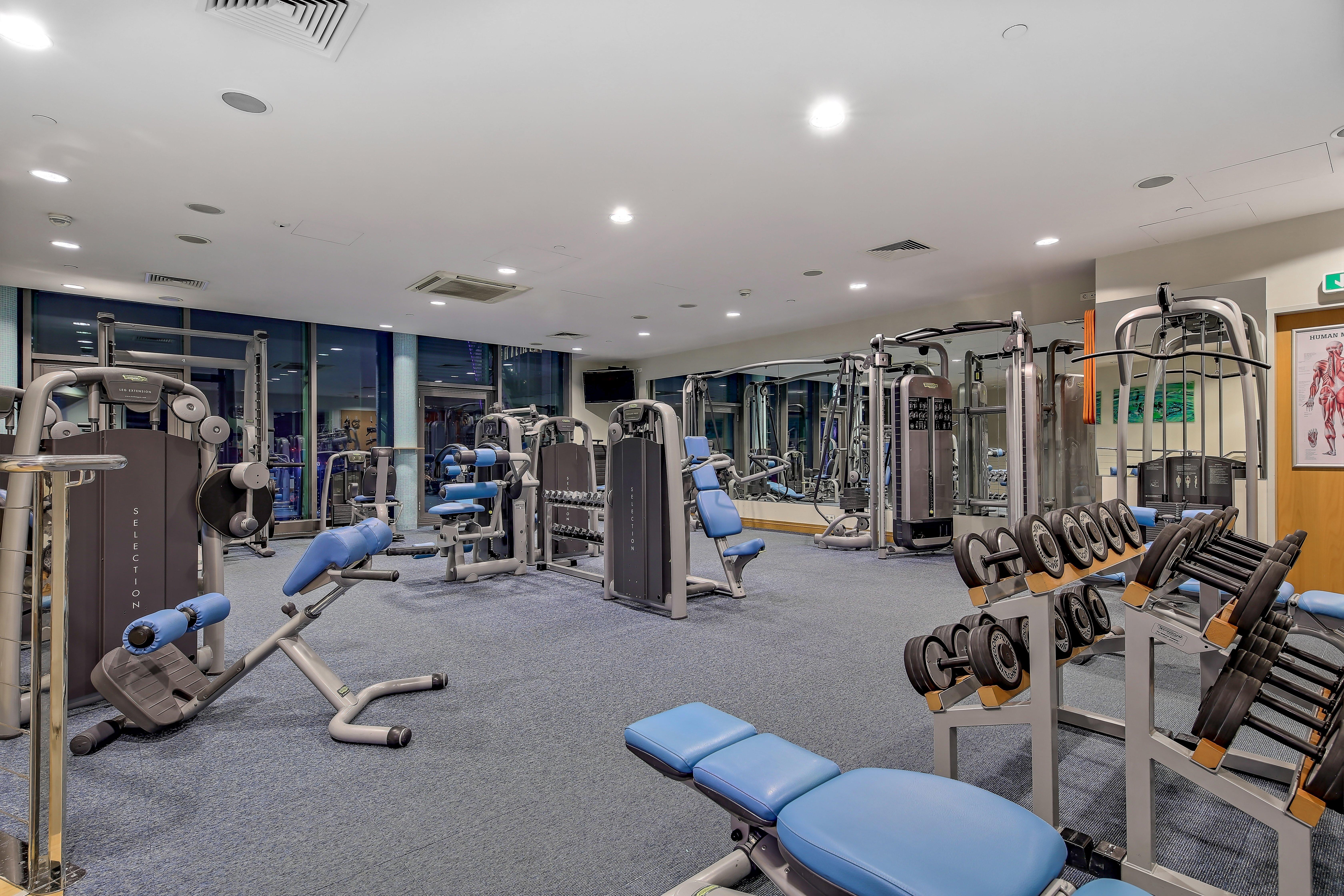 Hotel Intercontinental Warszawa By Ihg Exterior foto The gym at the hotel