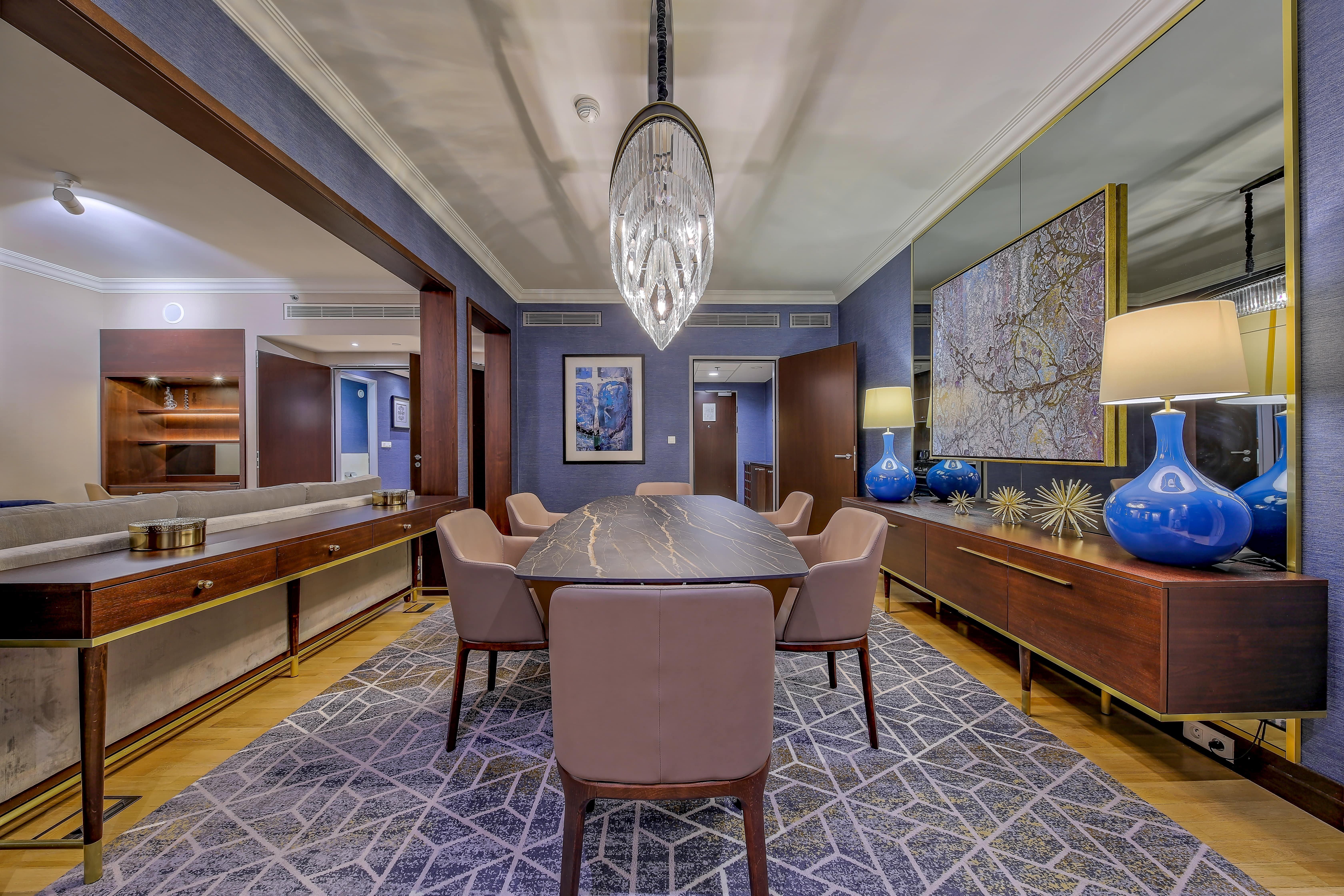 Hotel Intercontinental Warszawa By Ihg Exterior foto The dining room of a suite at the Mandarin Oriental, Hong Kong