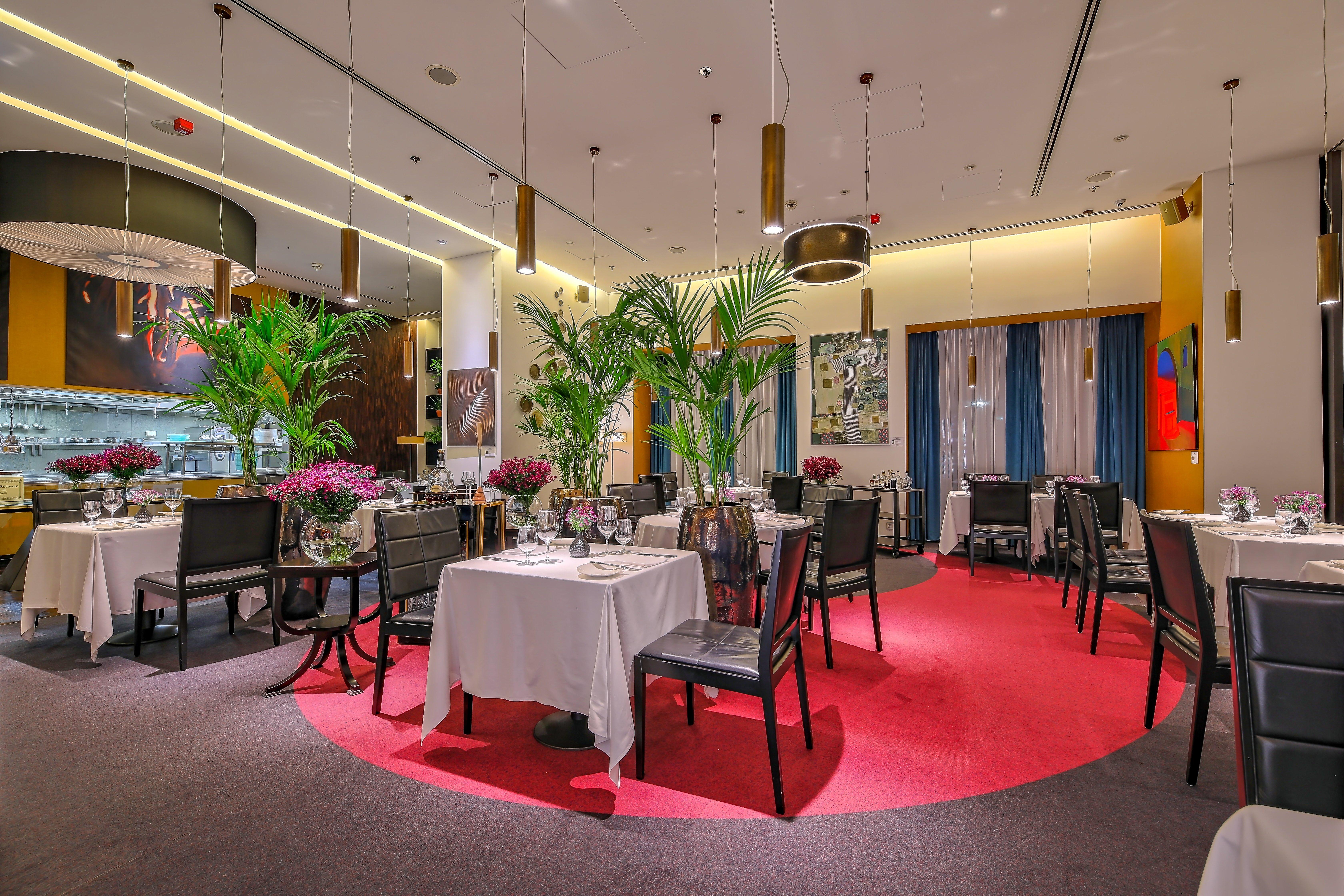 Hotel Intercontinental Warszawa By Ihg Exterior foto Interior of the restaurant