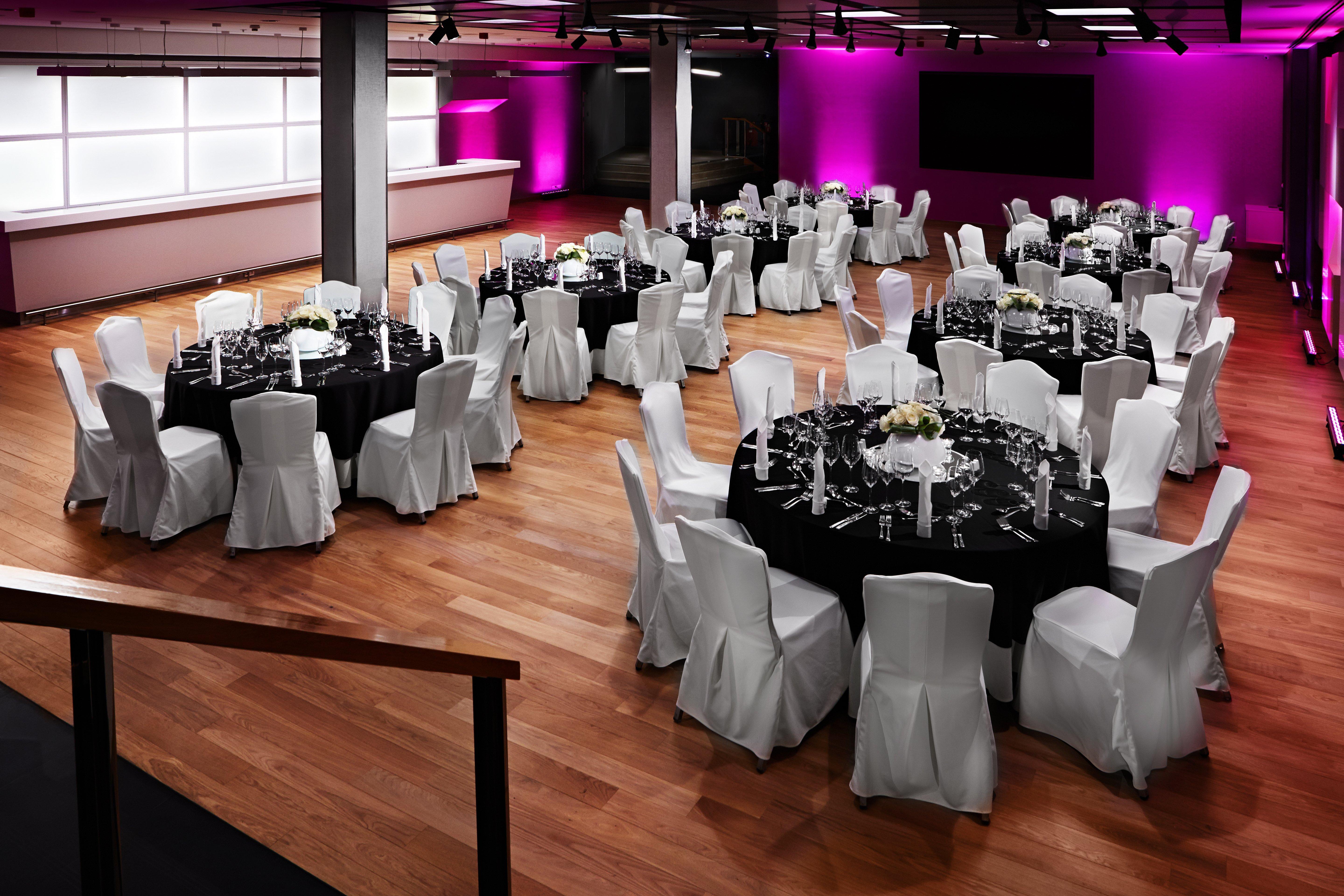 Hotel Intercontinental Warszawa By Ihg Exterior foto The interior of the venue