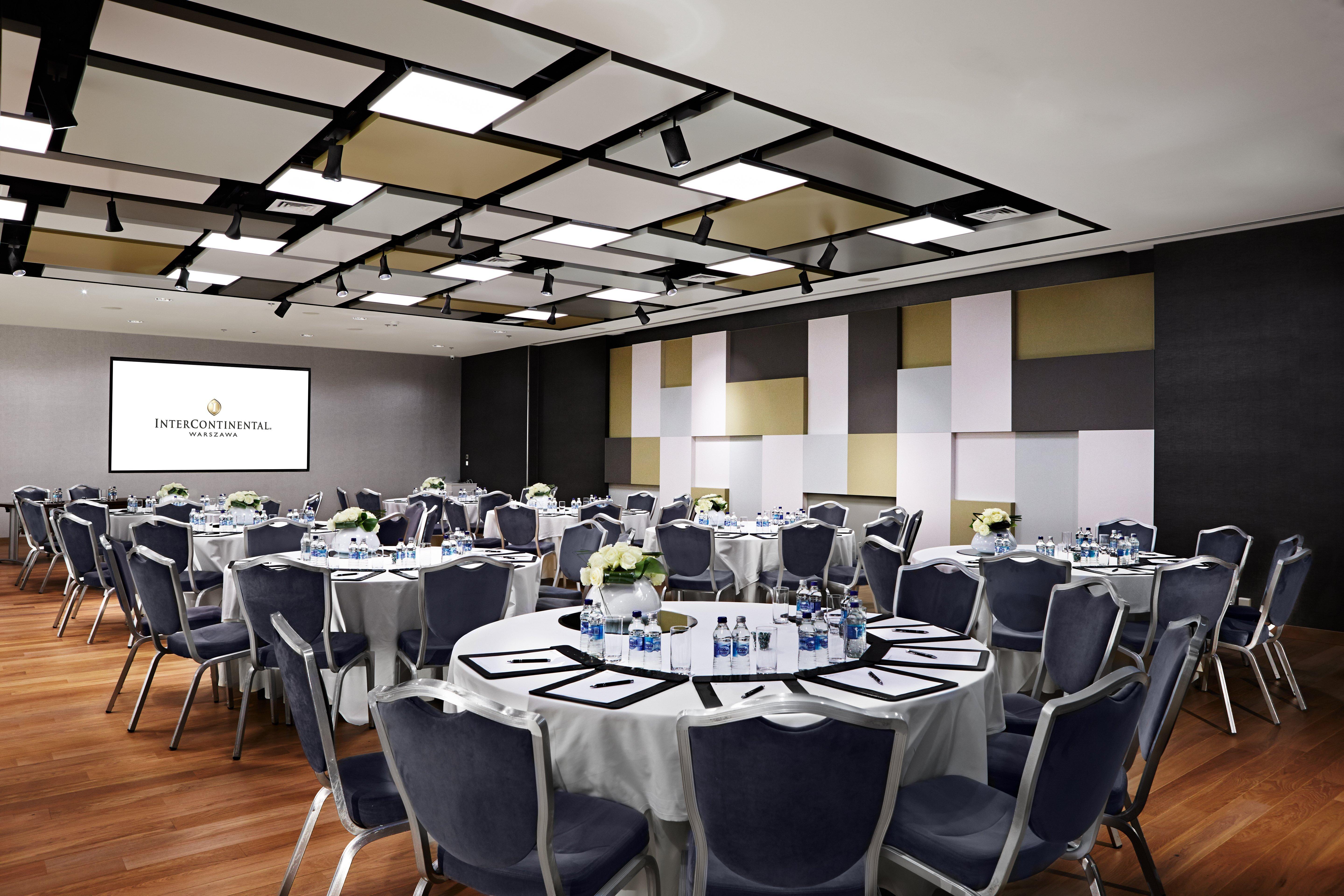 Hotel Intercontinental Warszawa By Ihg Exterior foto The meeting room at the hotel