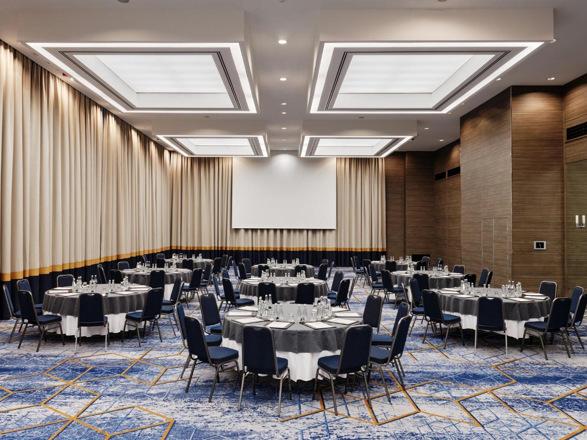 Hotel Intercontinental Warszawa By Ihg Exterior foto The ballroom at the Mandarin Oriental, Hong Kong